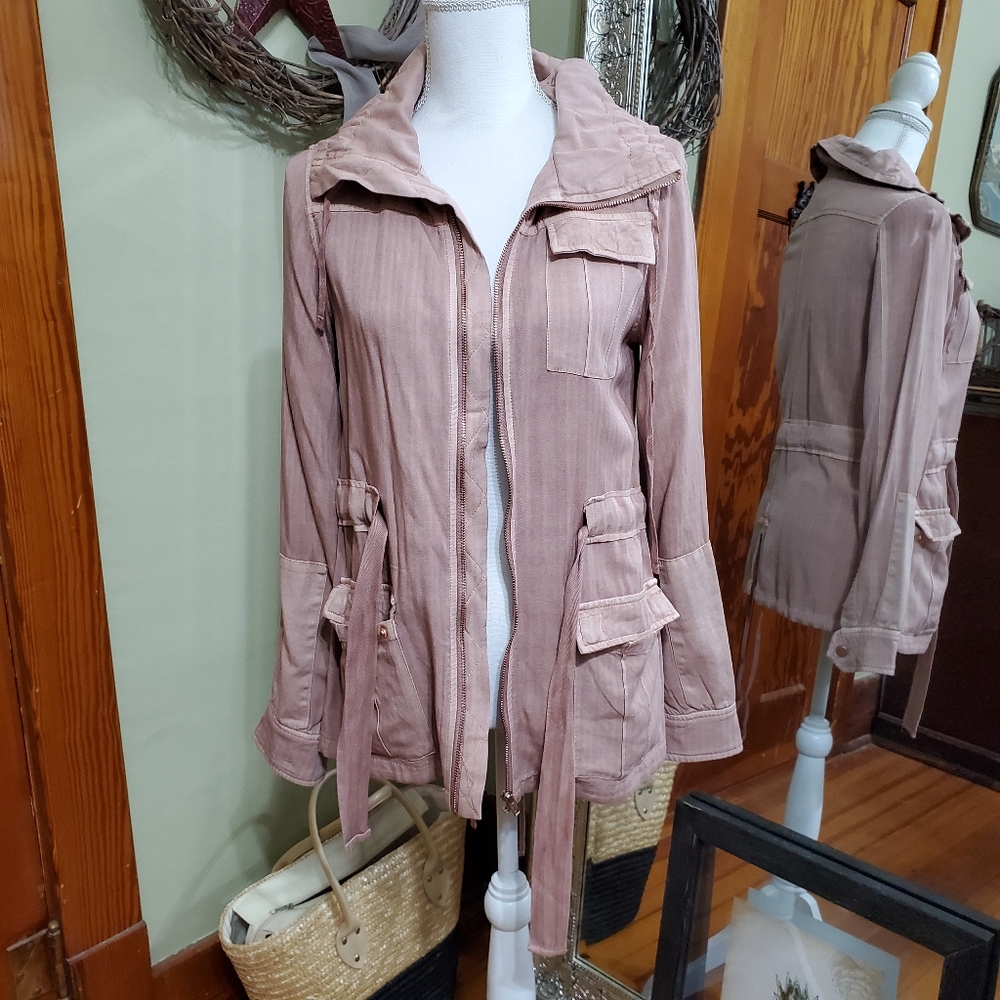 NWOT Dusty Rose Buckle Anorak Jacket